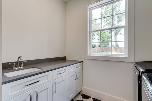 3011 Harlin Dr, Nashville, TN 37211