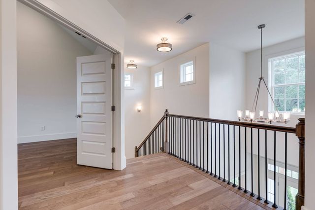 3011 Harlin Dr, Nashville, TN 37211