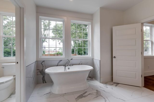 3011 Harlin Dr, Nashville, TN 37211