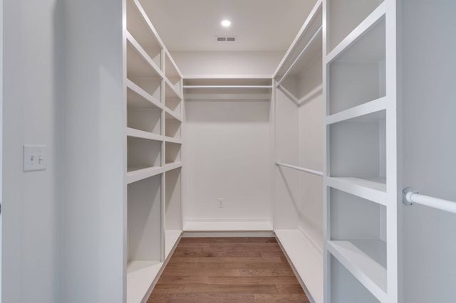 3011 Harlin Dr, Nashville, TN 37211