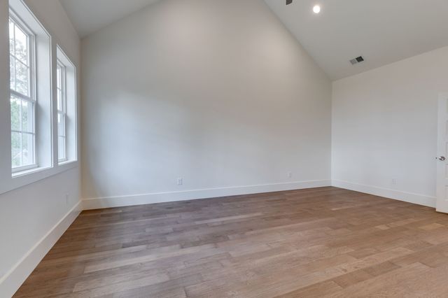 3011 Harlin Dr, Nashville, TN 37211