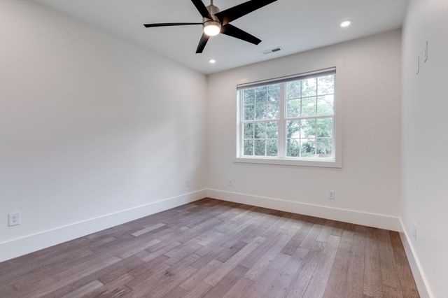 3011 Harlin Dr, Nashville, TN 37211