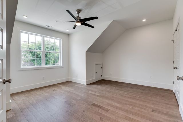 3011 Harlin Dr, Nashville, TN 37211