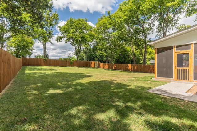 3011 Harlin Dr, Nashville, TN 37211