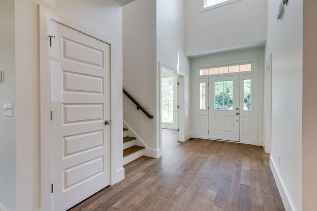 3011 Harlin Dr, Nashville, TN 37211