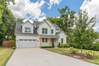 3011 Harlin Dr, Nashville, TN 37211