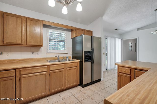 207 Whispering Pines Court, Hampstead, NC 28443