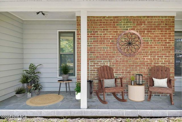 207 Whispering Pines Court, Hampstead, NC 28443