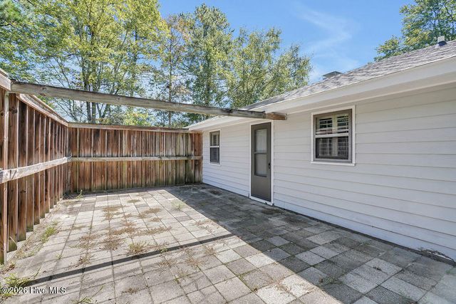 207 Whispering Pines Court, Hampstead, NC 28443