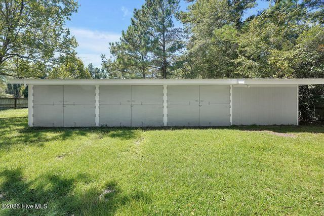 207 Whispering Pines Court, Hampstead, NC 28443