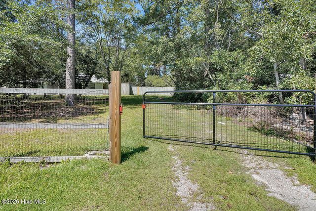 207 Whispering Pines Court, Hampstead, NC 28443