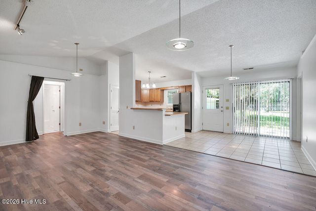 207 Whispering Pines Court, Hampstead, NC 28443