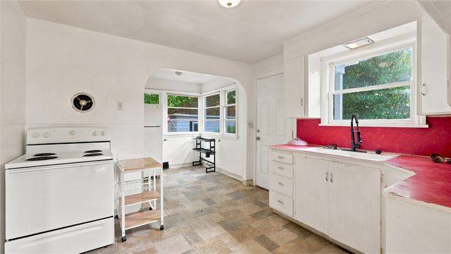 1307 N 32nd Street, Renton, WA 98056