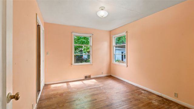 1307 N 32nd Street, Renton, WA 98056