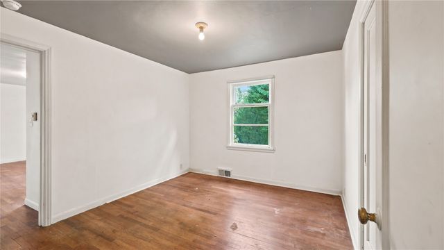 1307 N 32nd Street, Renton, WA 98056