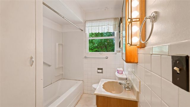 1307 N 32nd Street, Renton, WA 98056
