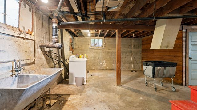 1307 N 32nd Street, Renton, WA 98056