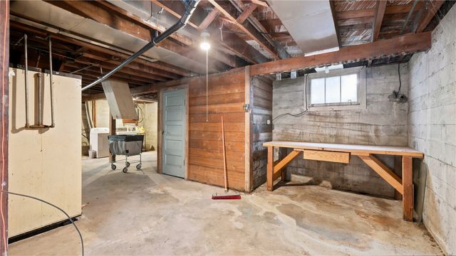 1307 N 32nd Street, Renton, WA 98056