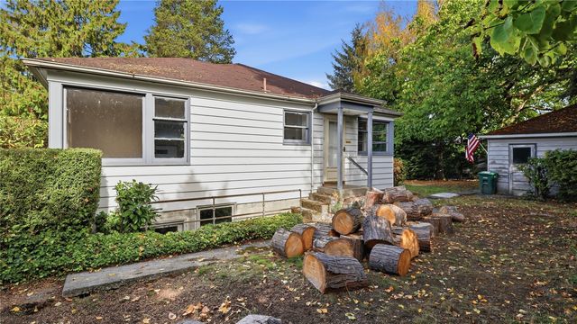 1307 N 32nd Street, Renton, WA 98056