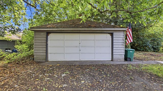 1307 N 32nd Street, Renton, WA 98056