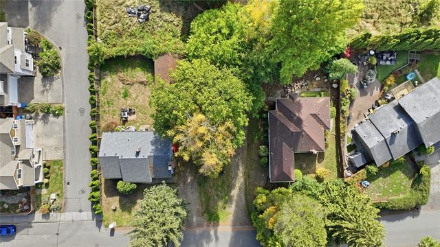 1307 N 32nd Street, Renton, WA 98056