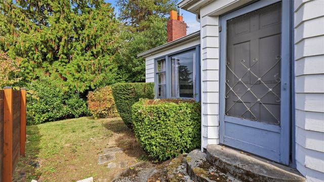 1307 N 32nd Street, Renton, WA 98056