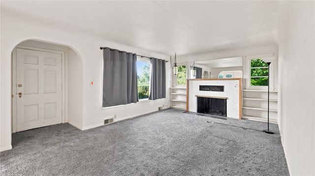1307 N 32nd Street, Renton, WA 98056