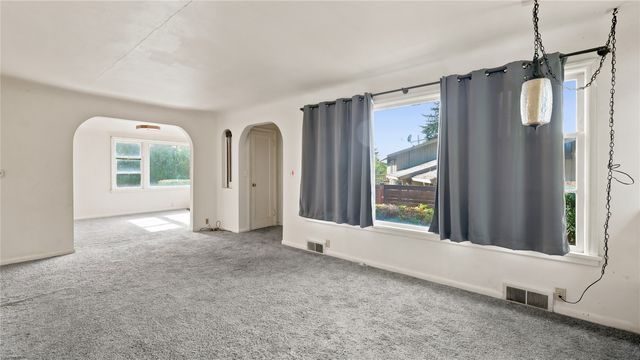 1307 N 32nd Street, Renton, WA 98056