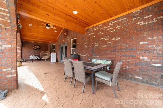 210 florham Drive, Dallas, NC 28034