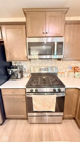 2221 Wonder Creek Drive, Whitestown, IN 46075