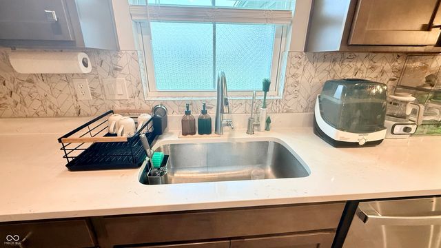 2221 Wonder Creek Drive, Whitestown, IN 46075