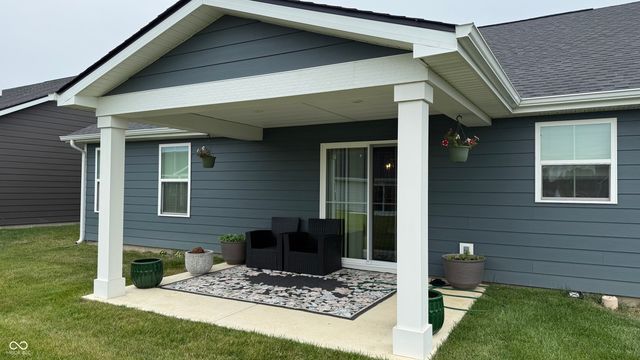 2221 Wonder Creek Drive, Whitestown, IN 46075