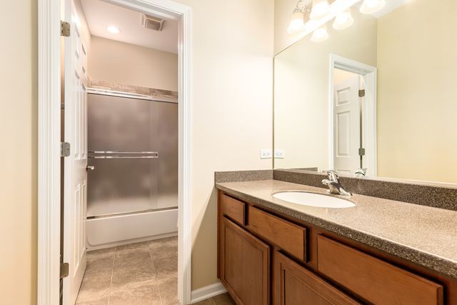 330 Veneto, Bloomingdale, IL 60108