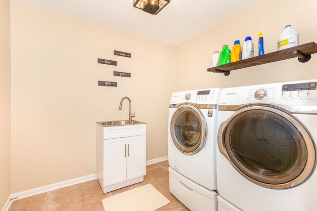 330 Veneto, Bloomingdale, IL 60108