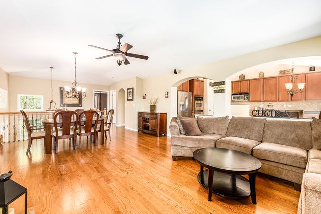 330 Veneto, Bloomingdale, IL 60108