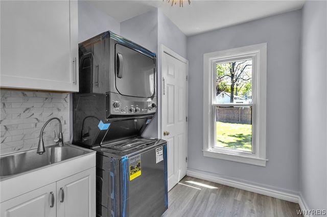 227 Wheatfield St, North Tonawanda, NY 14120