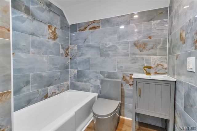 227 Wheatfield St, North Tonawanda, NY 14120