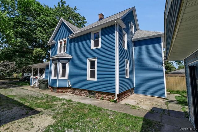 227 Wheatfield St, North Tonawanda, NY 14120