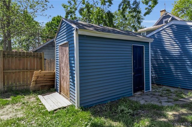 227 Wheatfield St, North Tonawanda, NY 14120