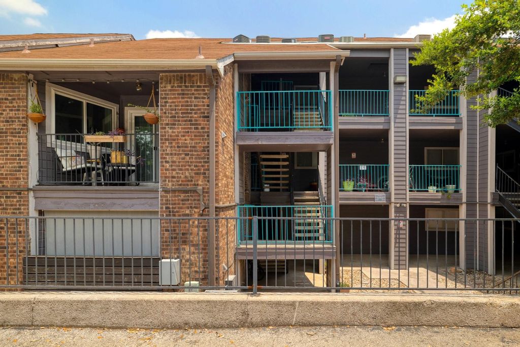 1840 Burton DR 223, Austin, TX 78741