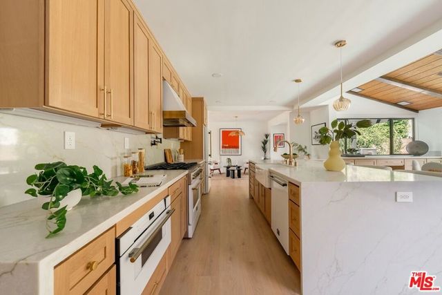 13925 Branton Place, Sherman Oaks, CA 91423