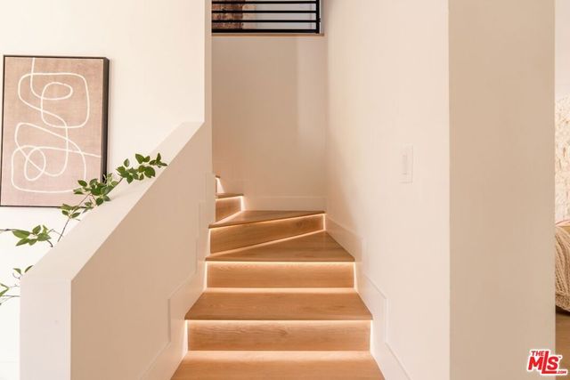 13925 Branton Place, Sherman Oaks, CA 91423