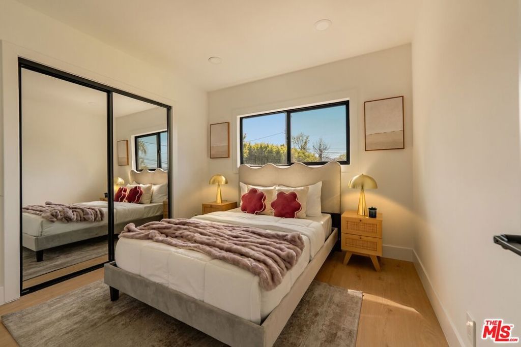 Image 21 of property listing at 13925 Branton Place, Sherman Oaks, CA 91423