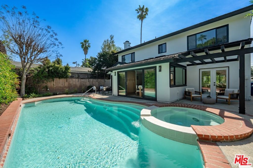 Image 36 of property listing at 13925 Branton Place, Sherman Oaks, CA 91423