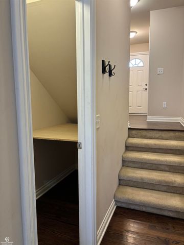 13113 Woodridge Circle 7, Plymouth, MI 48170