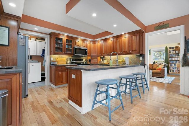 410 Forest Lake Road, Brevard, NC 28712