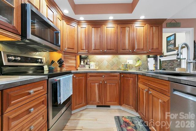 410 Forest Lake Road, Brevard, NC 28712