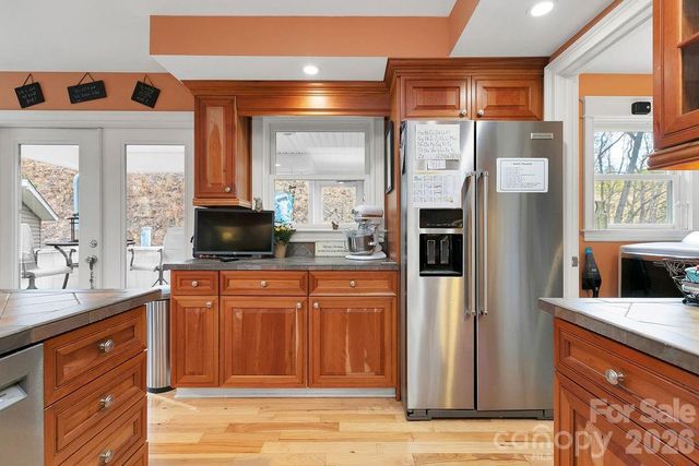 410 Forest Lake Road, Brevard, NC 28712