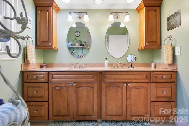 410 Forest Lake Road, Brevard, NC 28712