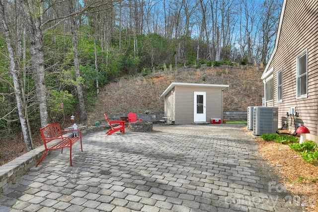 410 Forest Lake Road, Brevard, NC 28712